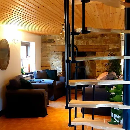 Caitriona's - Adult Only Pet Friendly - Hot Tub, Sauna, Pool - Sleeps 4 * Rossinver