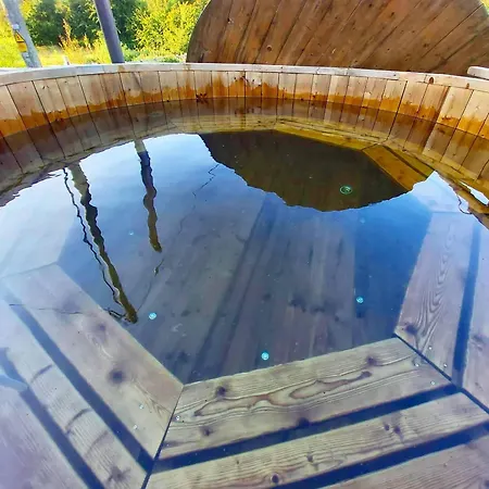 Caitriona's - Adult Only Pet Friendly - Hot Tub, Sauna, Pool - Sleeps 4 度假居 *