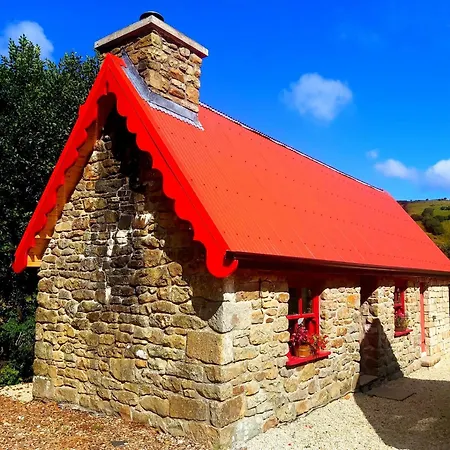 Caitriona's - Adult Only Pet Friendly - Hot Tub, Sauna, Pool - Sleeps 4 Rossinver