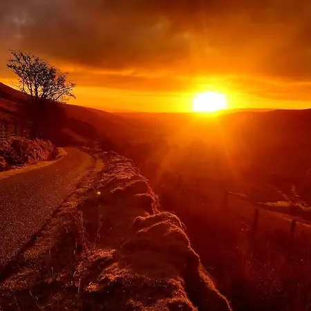 Ferienhaus Caitriona's - Adult Only Pet Friendly - Hot Tub, Sauna, Pool - Sleeps 4 *