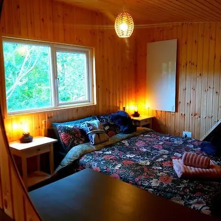 Caitriona's - Adult Only Pet Friendly - Hot Tub, Sauna, Pool - Sleeps 4 度假居