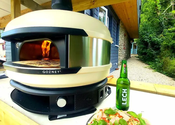 Caitriona's - Adult Only Pet Friendly - Hot Tub, Sauna, Pool - Sleeps 4 Rossinver