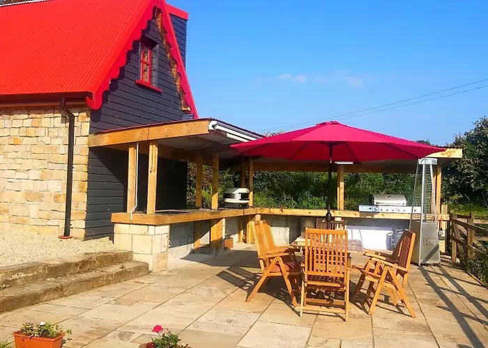 Caitriona's - Adult Only Pet Friendly - Hot Tub, Sauna, Pool - Sleeps 4 * Rossinver