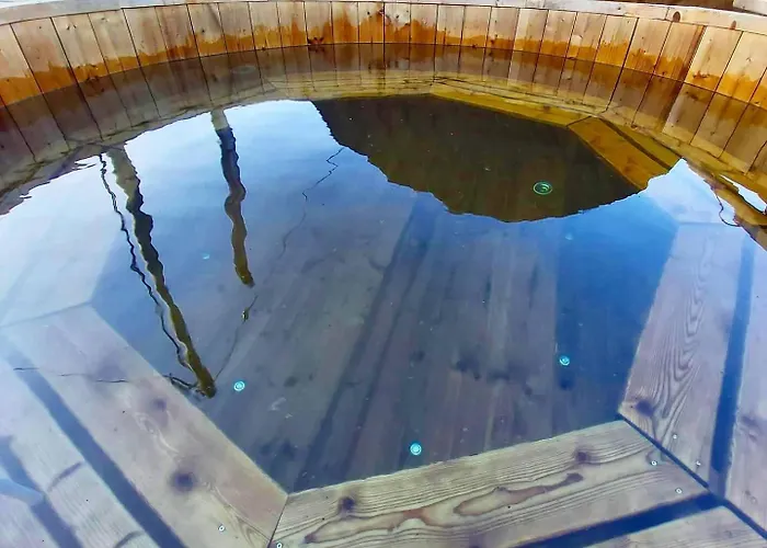 Caitriona's - Adult Only Pet Friendly - Hot Tub, Sauna, Pool - Sleeps 4 Дом отдыха *