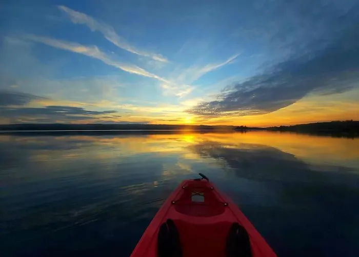 Caitriona's - Adult Only Pet Friendly - Hot Tub, Sauna, Pool - Sleeps 4 Rossinver